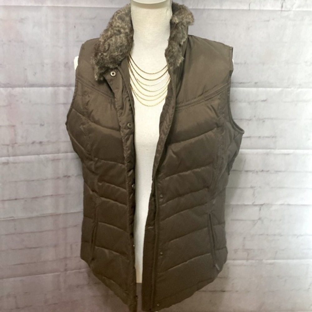 Eddie Bauer size medium brown down vest